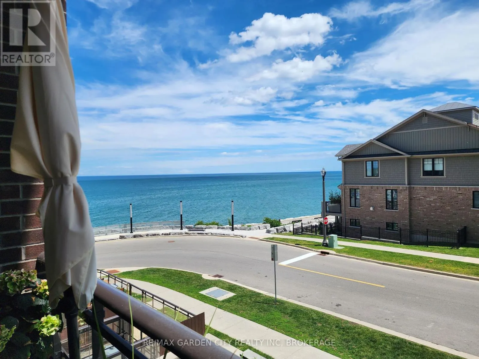 206 - 10 ESPLANADE LANE #206