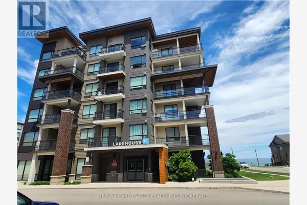 206 - 10 ESPLANADE LANE