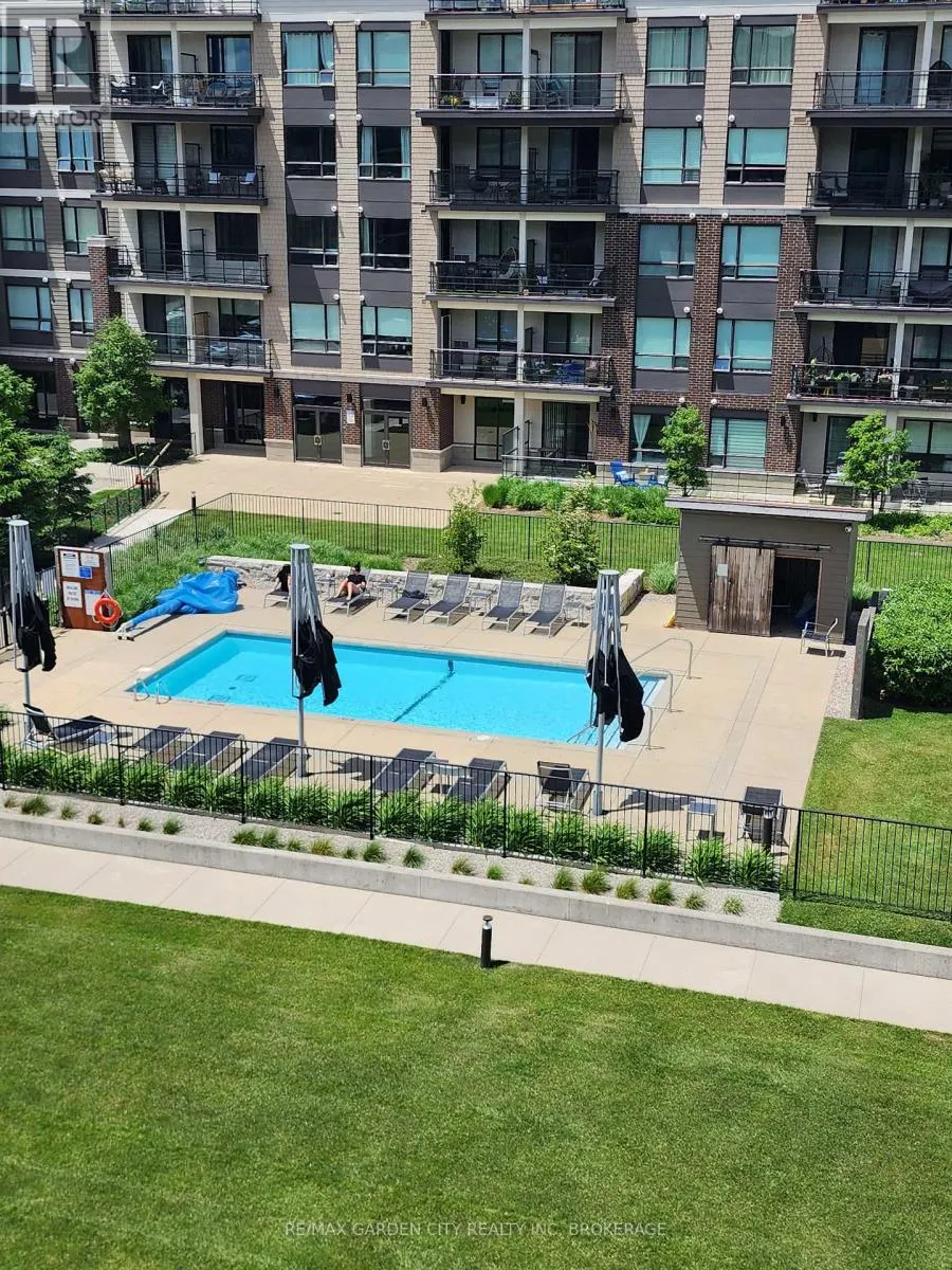 206 - 10 ESPLANADE LANE #206