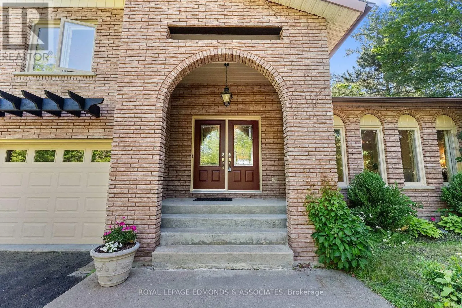 37 SELLEY STREET