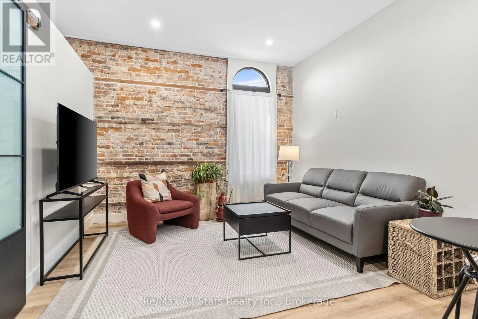 61 COLBORNE STREET
