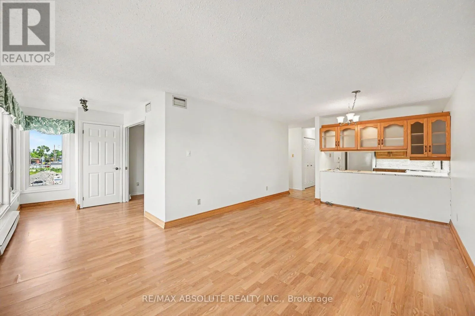 303 - 61 JACK CRESCENT