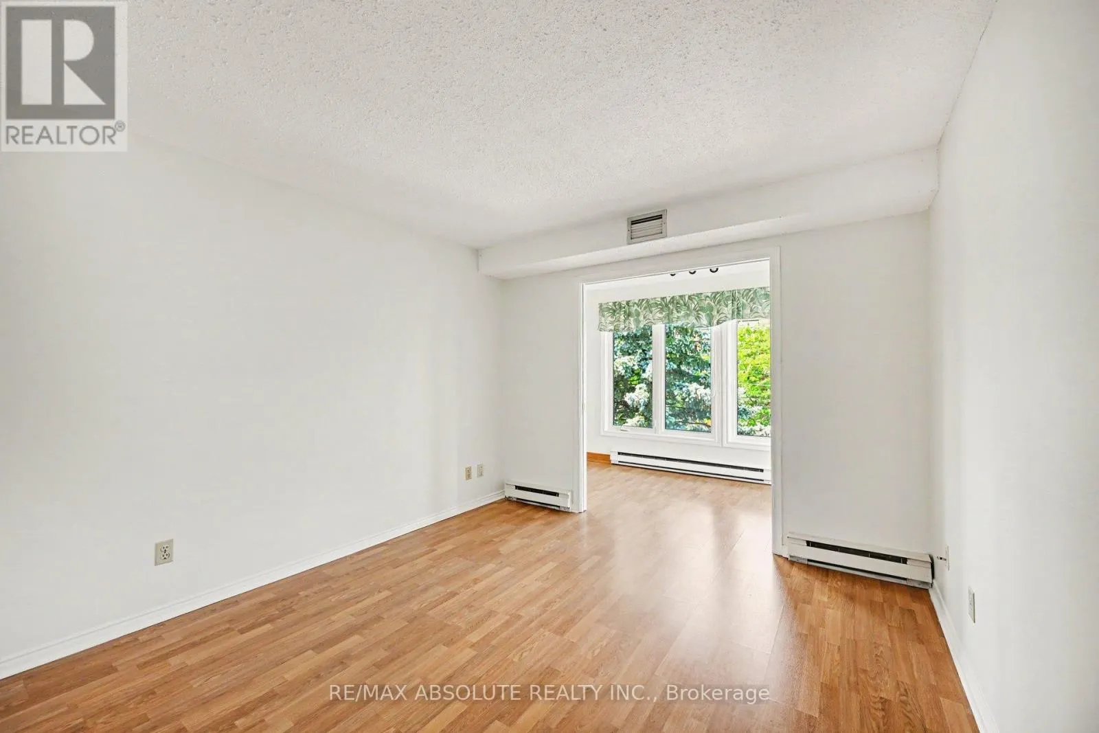 303 - 61 JACK CRESCENT