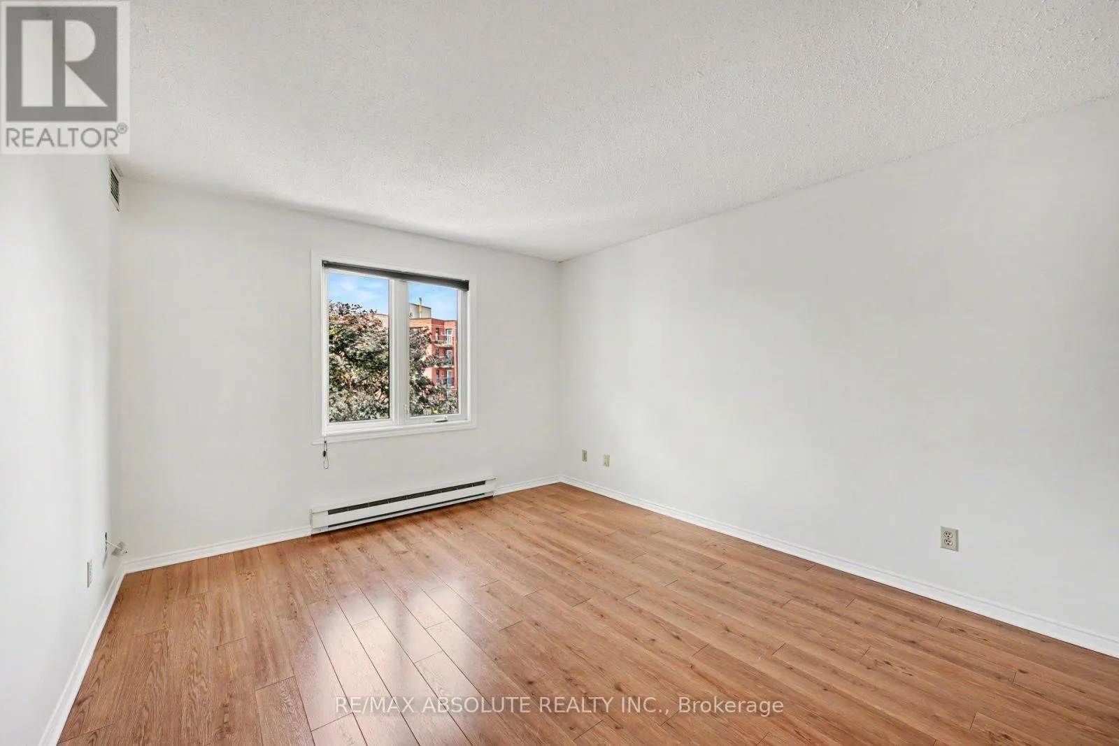 303 - 61 JACK CRESCENT