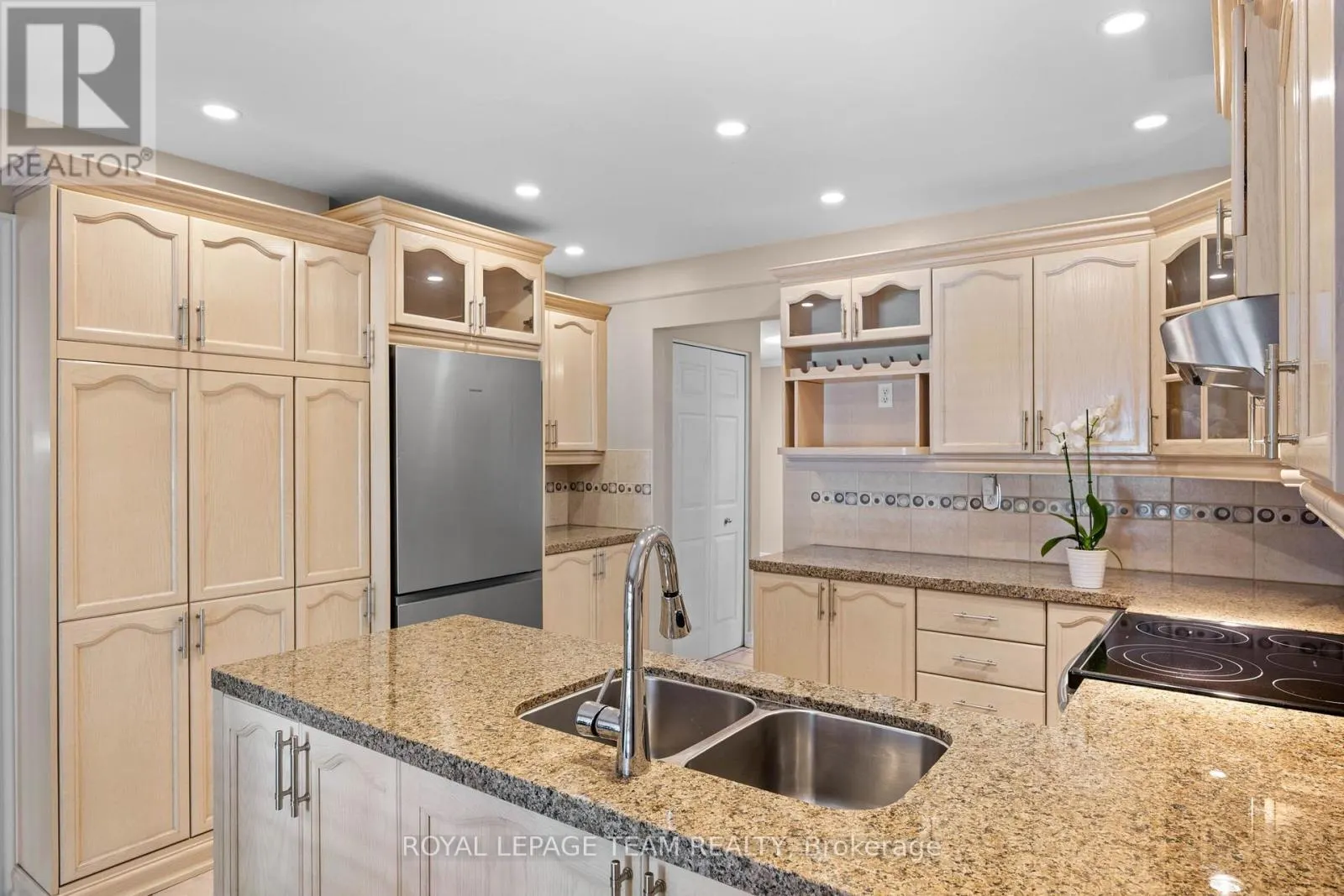 6526 TOONEY DRIVE