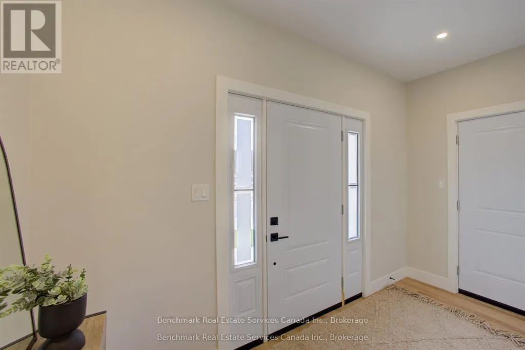 28 - 1182 QUEEN STREET #28