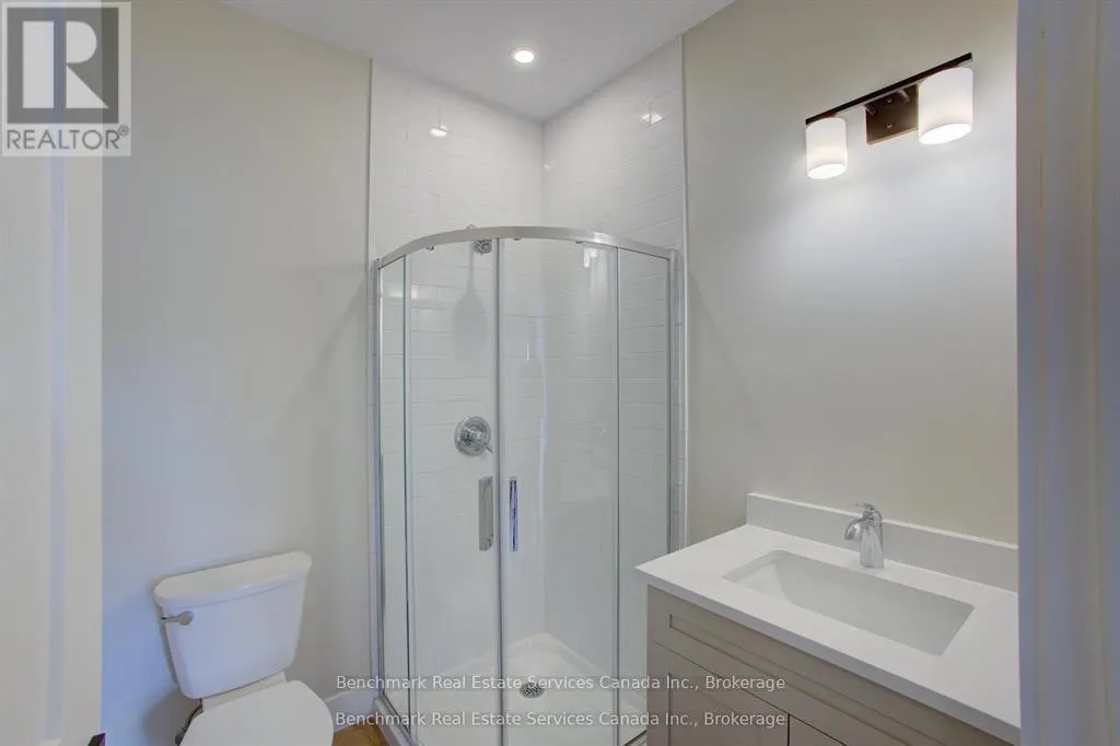52 - 1182 QUEEN STREET #52