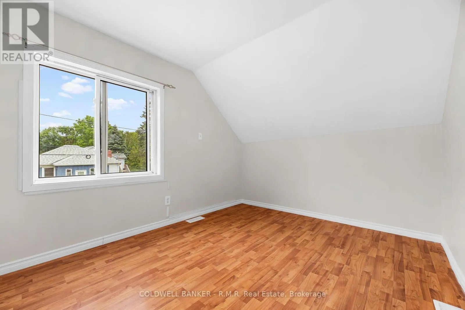 371 JOHN STREET