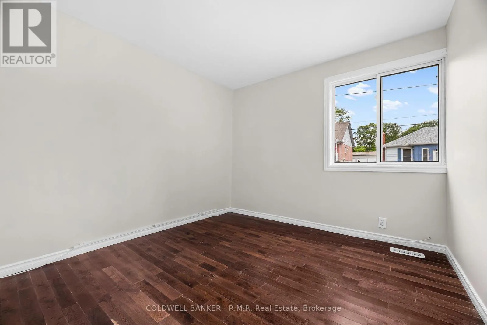 371 JOHN STREET