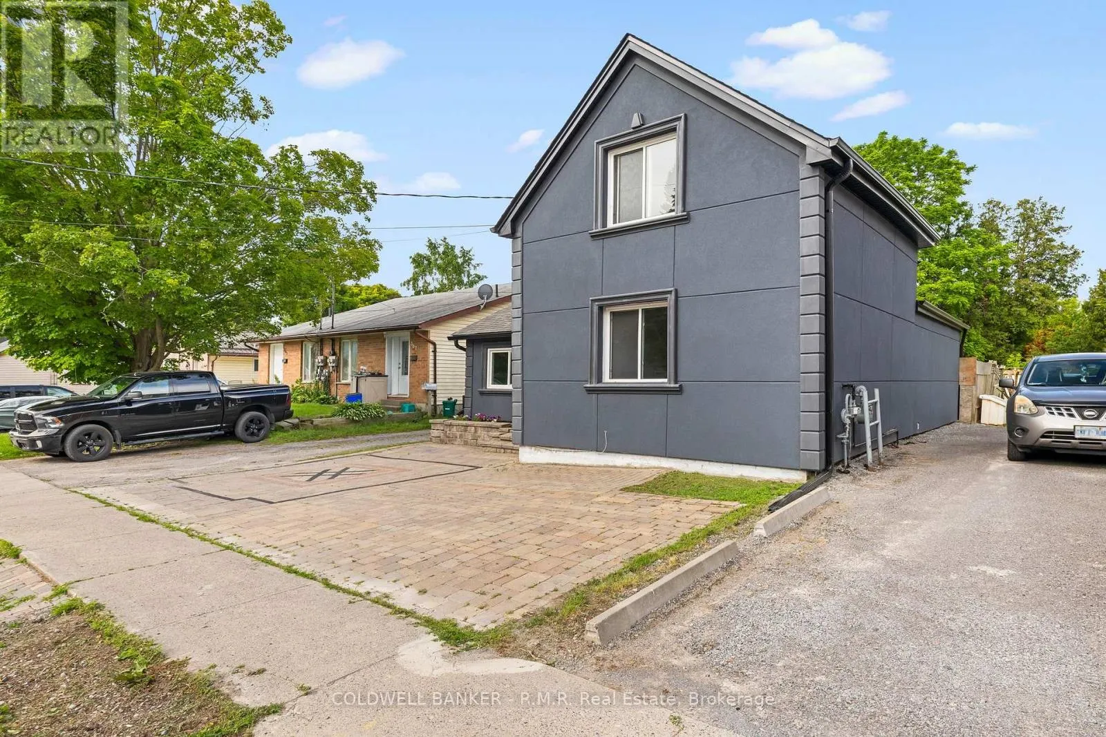 371 JOHN STREET