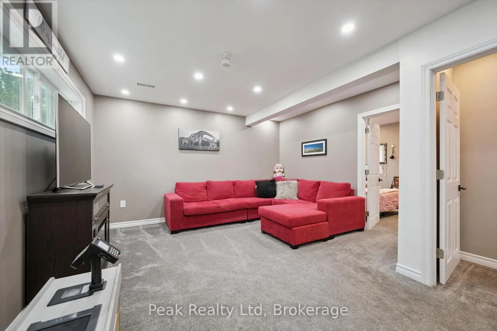 170 ELMSLIE PLACE