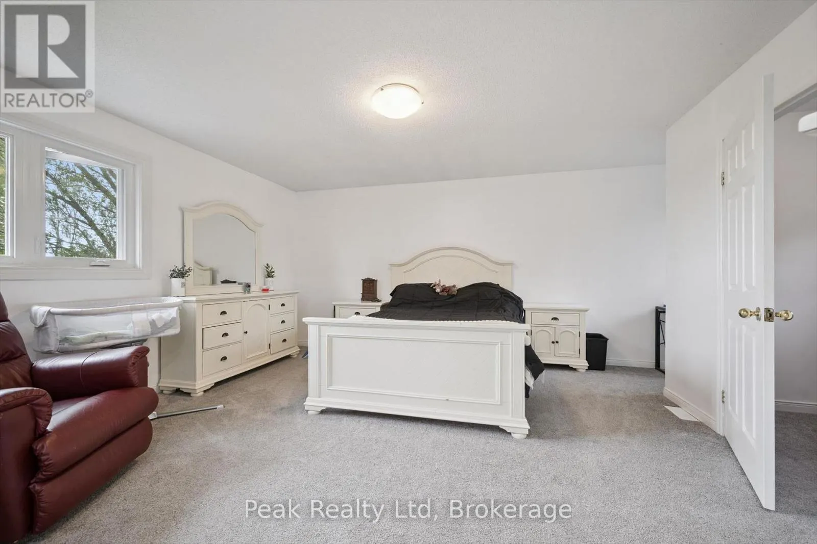 170 ELMSLIE PLACE