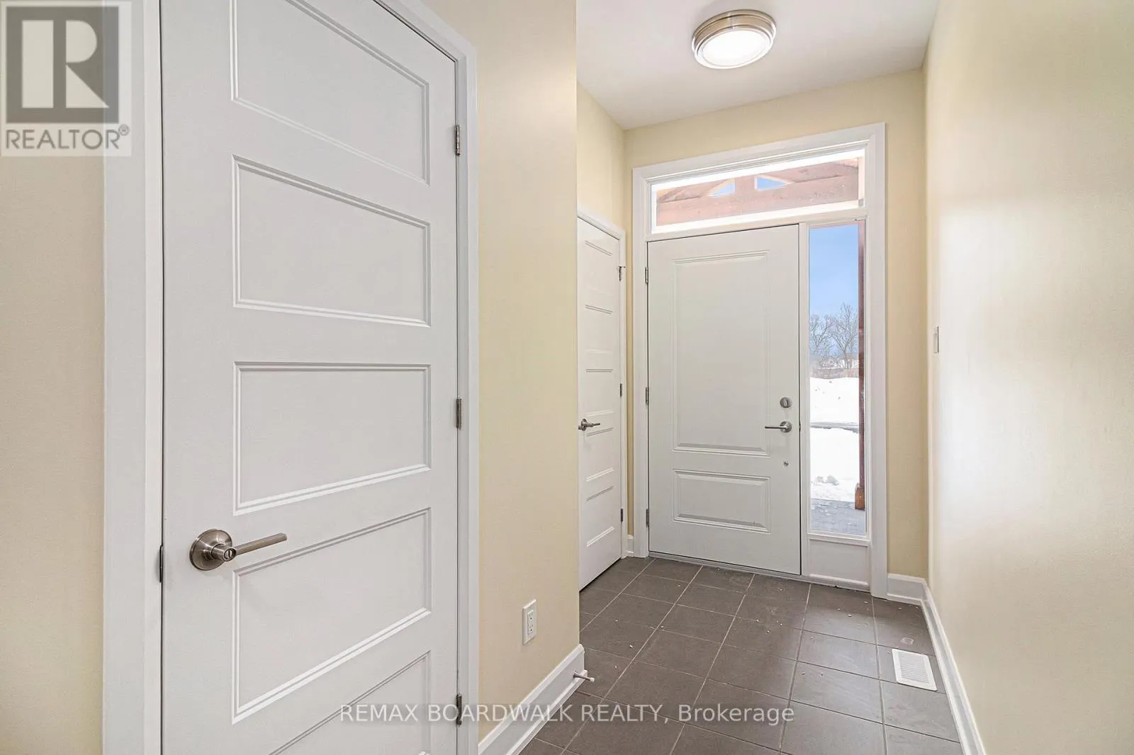 343 VOYAGEUR PLACE