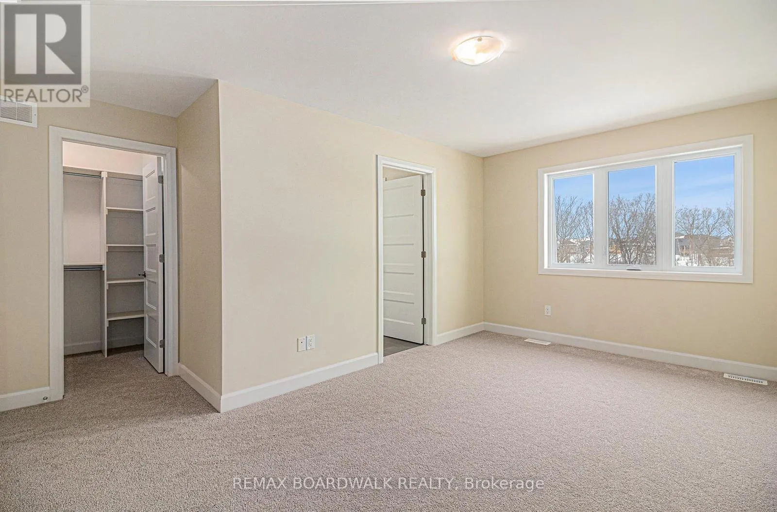 343 VOYAGEUR PLACE