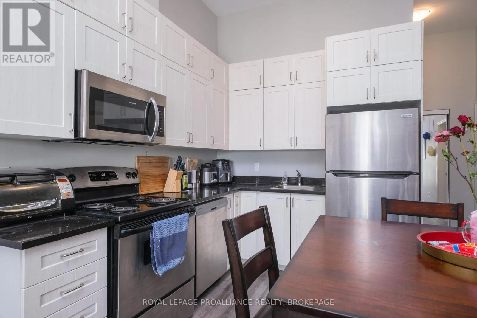 502 - 501 FRONTENAC STREET #502