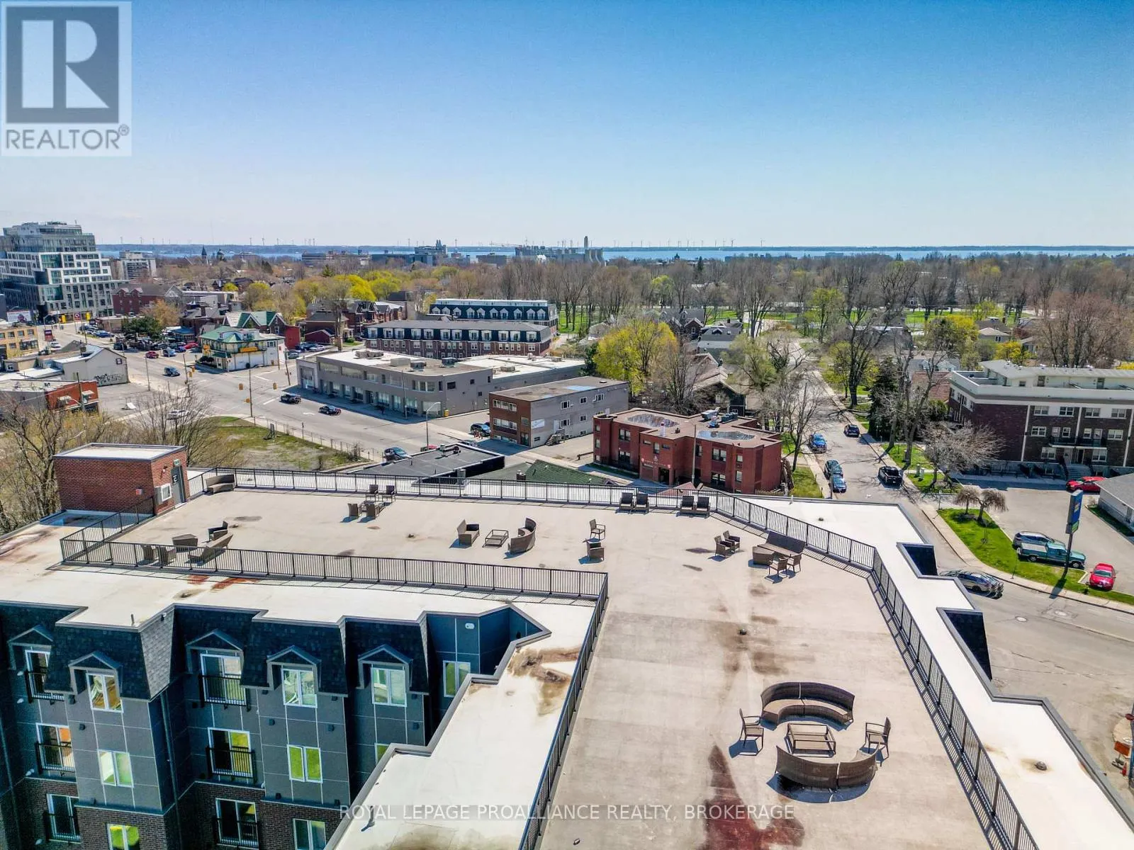502 - 501 FRONTENAC STREET #502