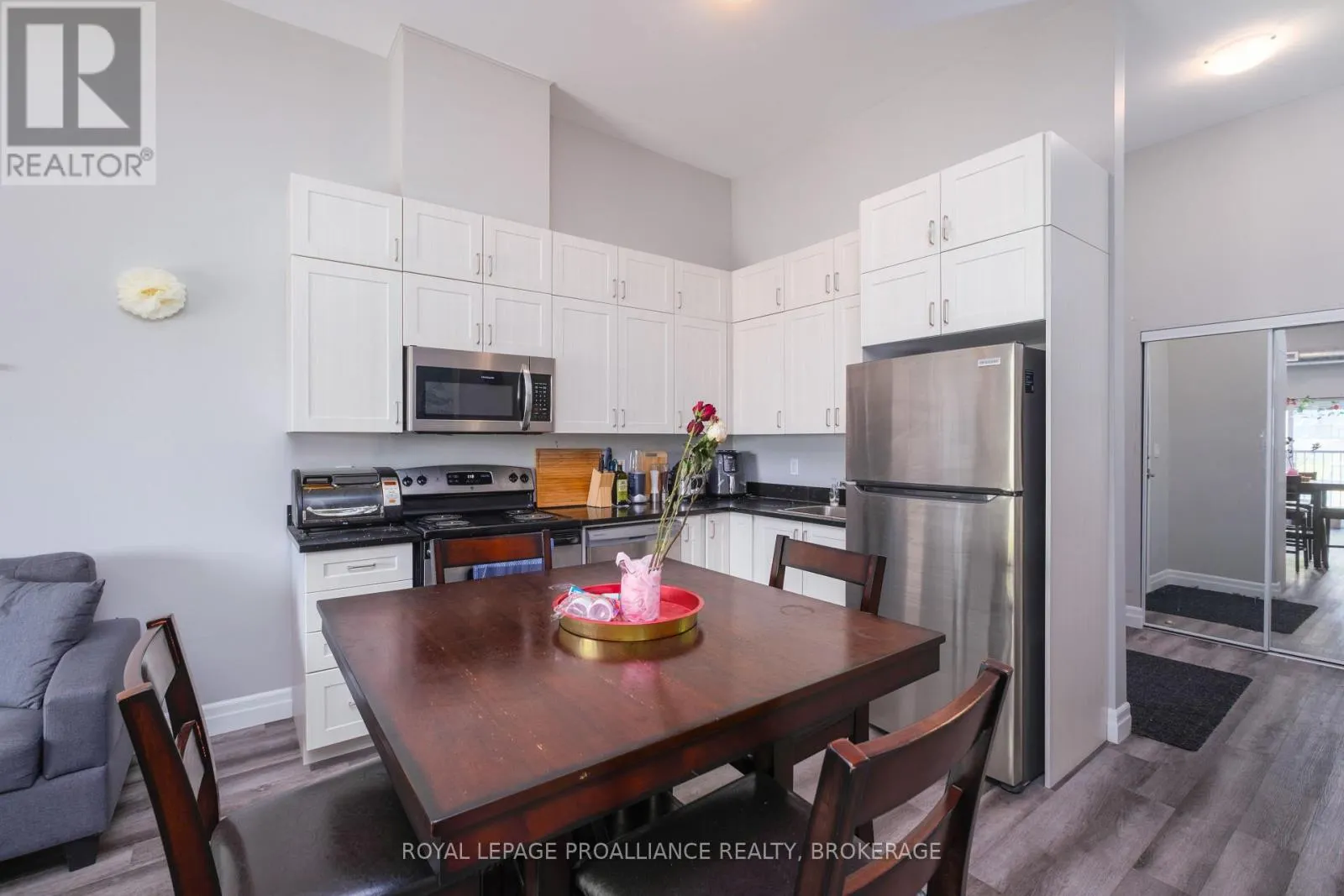 502 - 501 FRONTENAC STREET #502