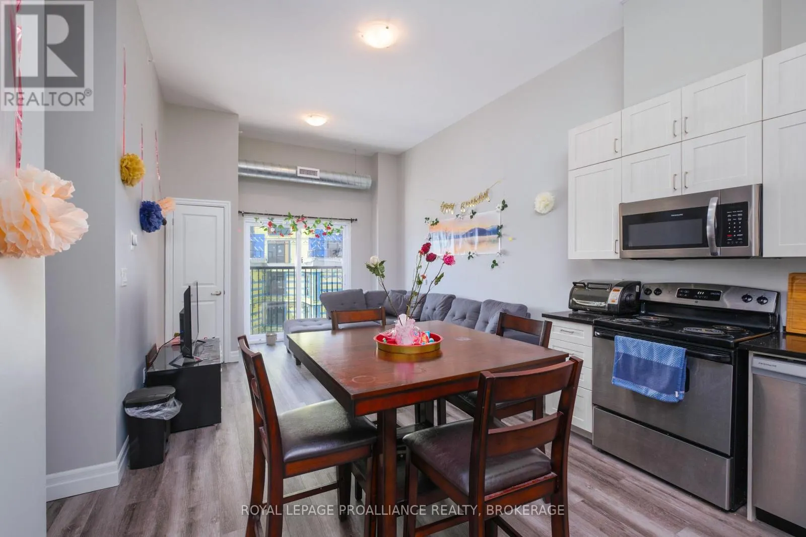 502 - 501 FRONTENAC STREET #502