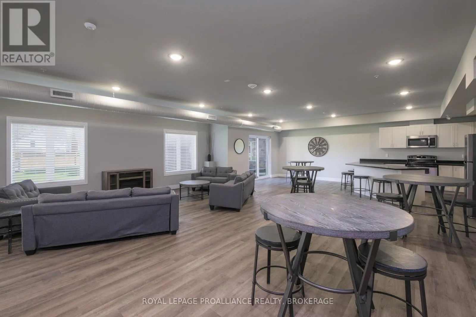 502 - 501 FRONTENAC STREET #502
