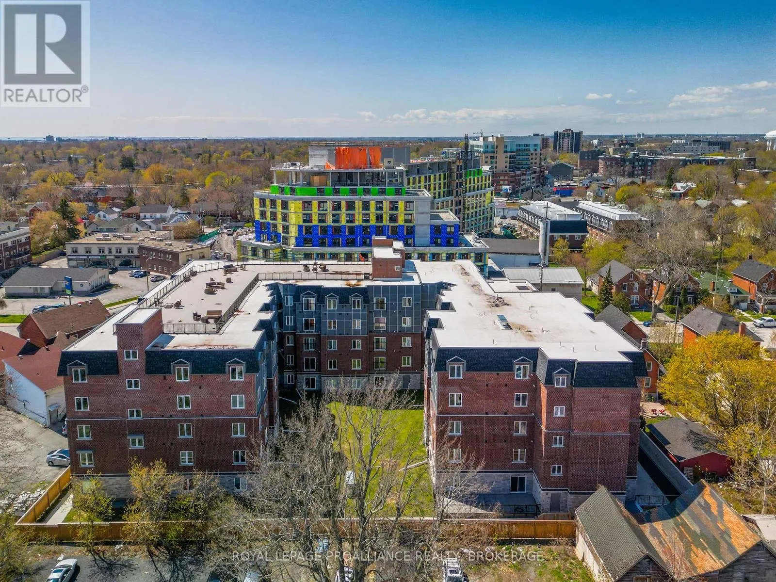 502 - 501 FRONTENAC STREET #502