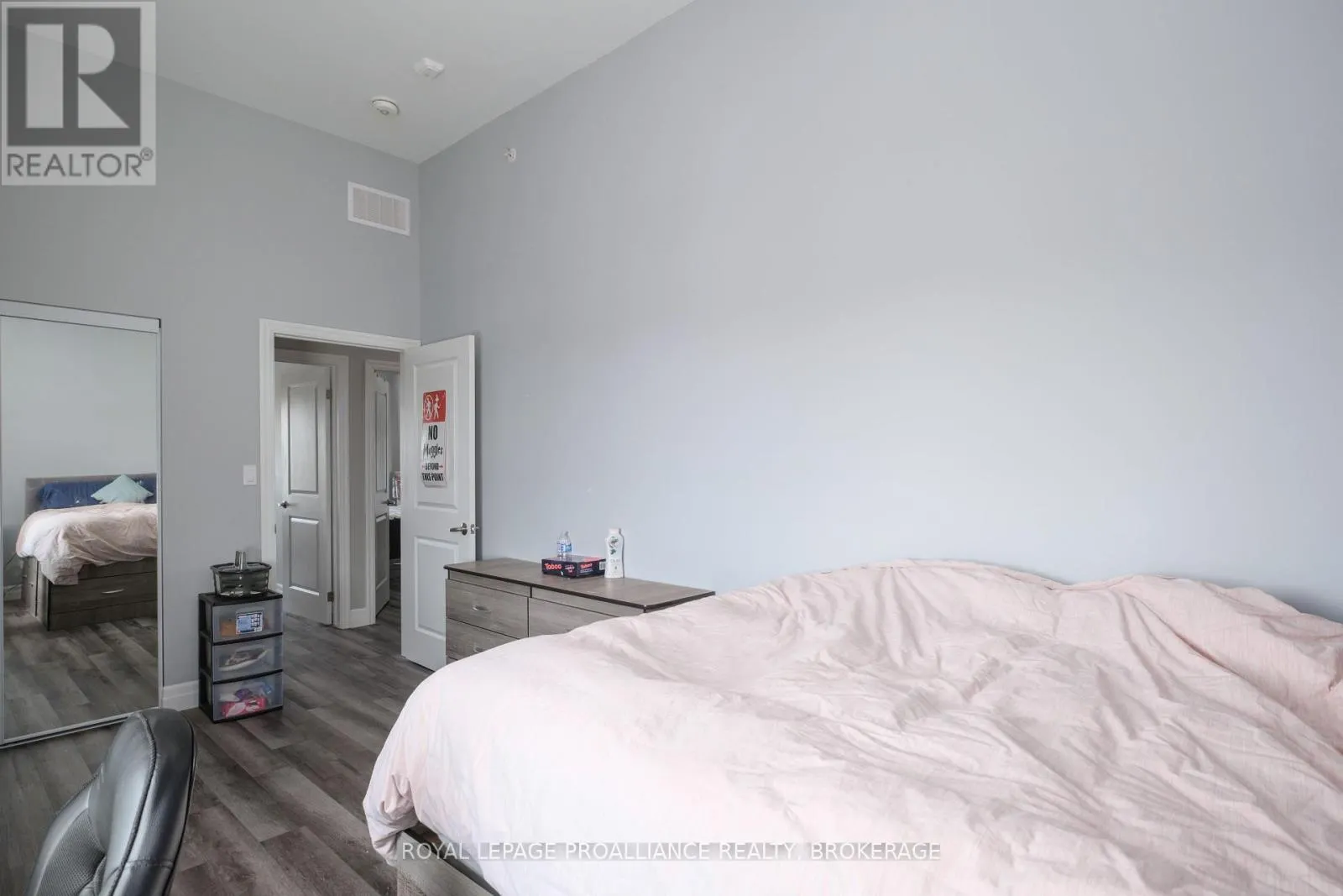 502 - 501 FRONTENAC STREET #502