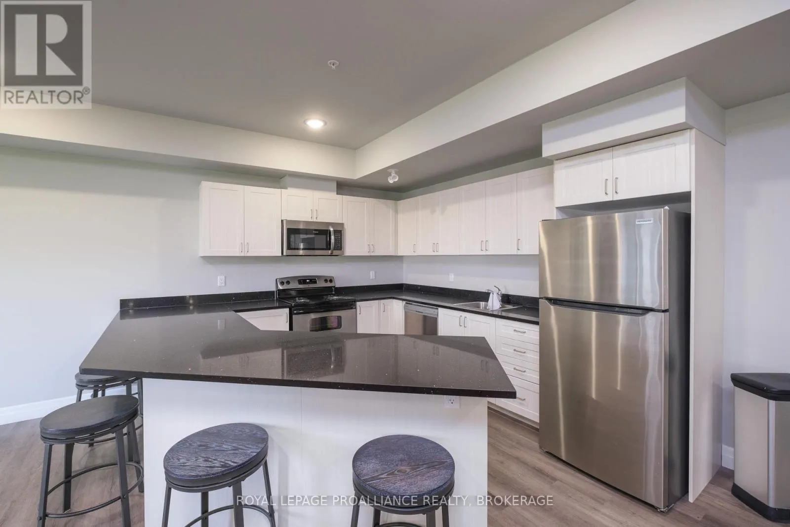 502 - 501 FRONTENAC STREET #502