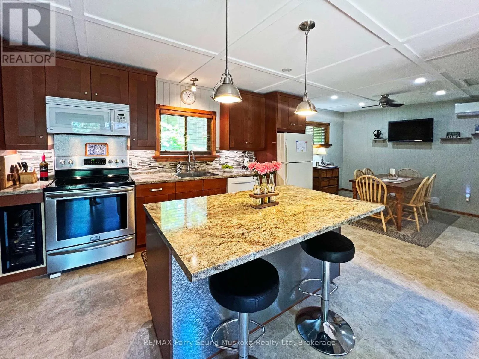 383 HORSESHOE LAKE WA