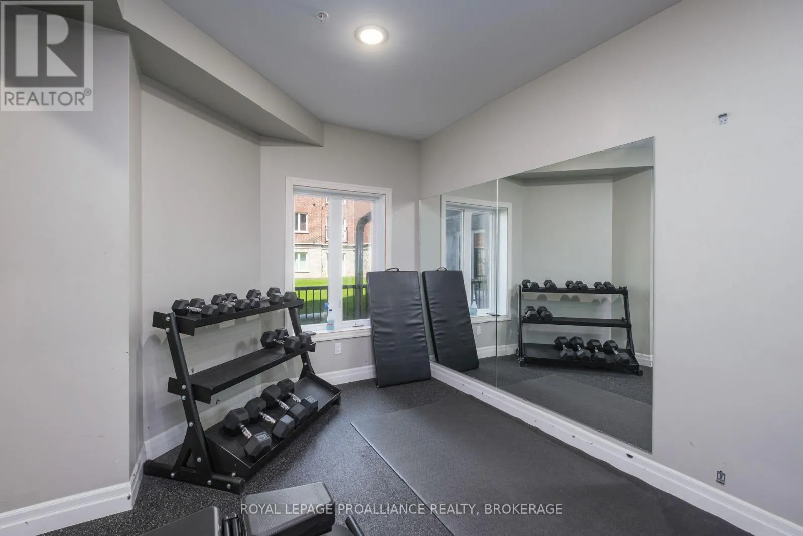 402 - 501 FRONTENAC STREET #402