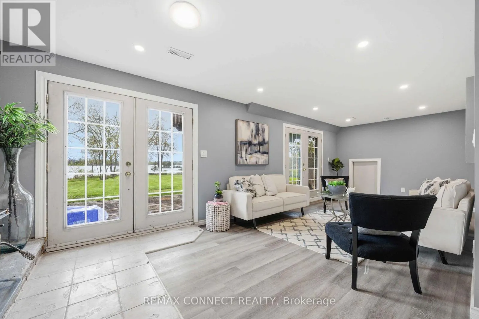 36 HELEN DRIVE