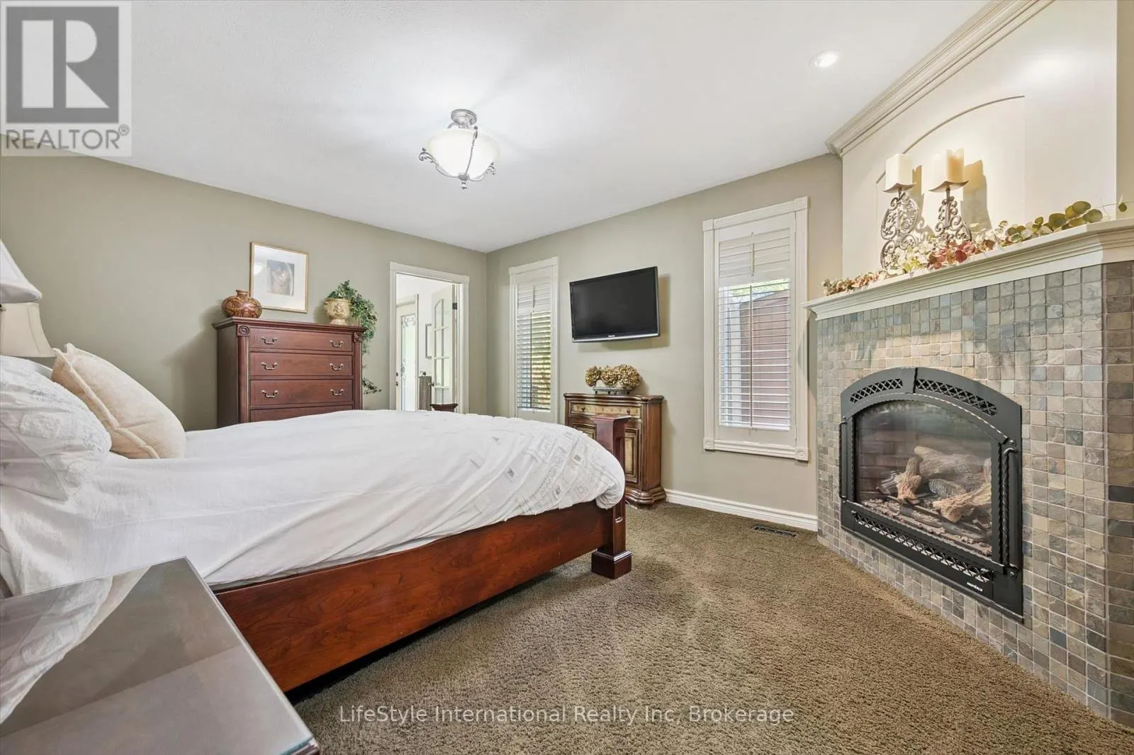 12 OCHS DRIVE