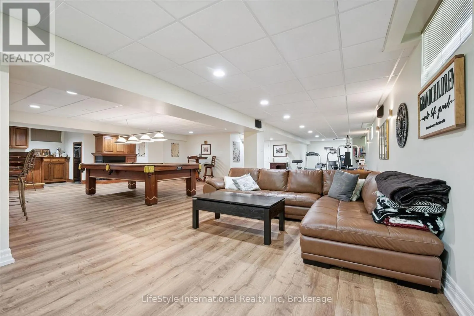 12 OCHS DRIVE