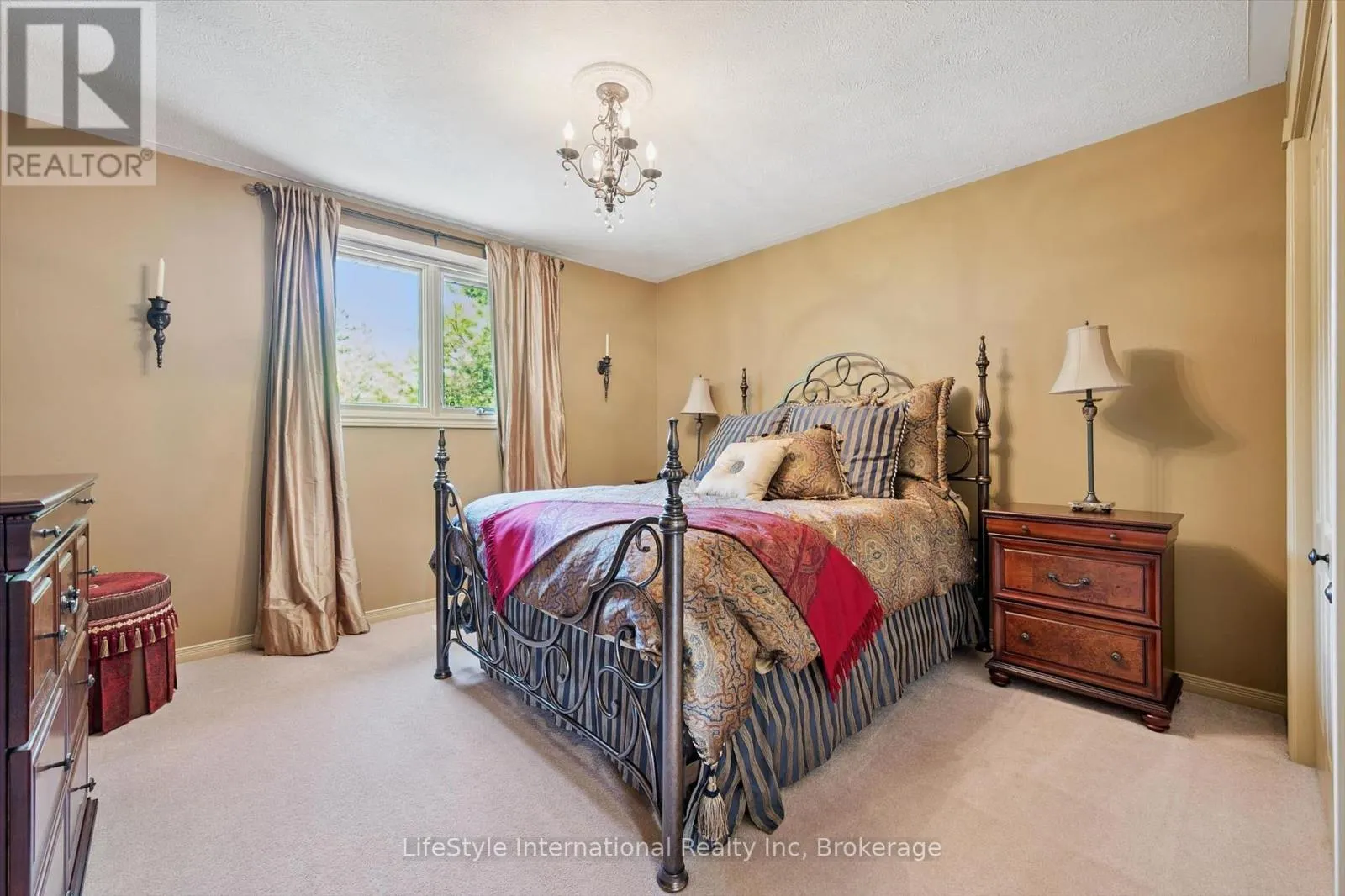 12 OCHS DRIVE