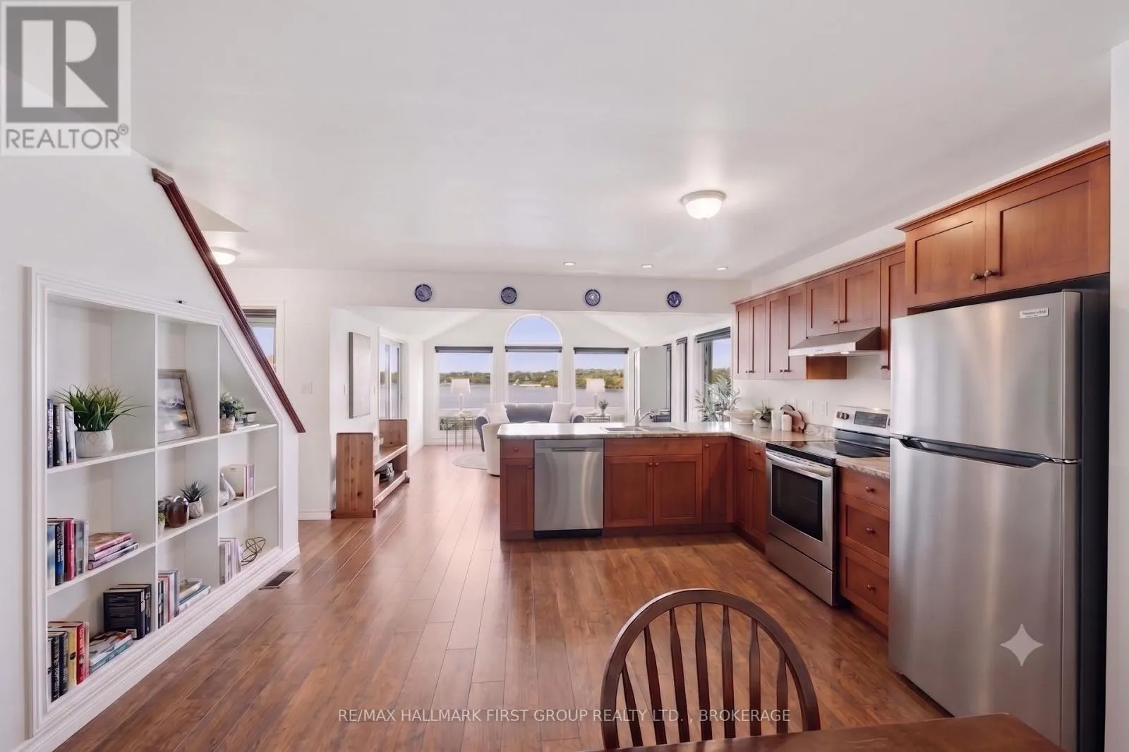 812 BUCK HOLLOW LANE