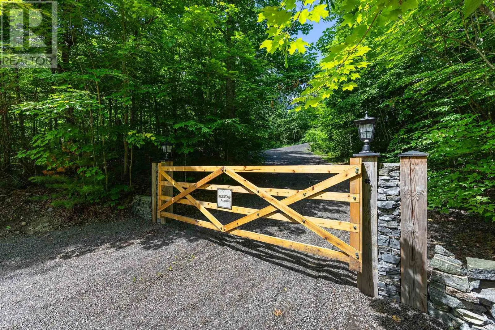 812 BUCK HOLLOW LANE