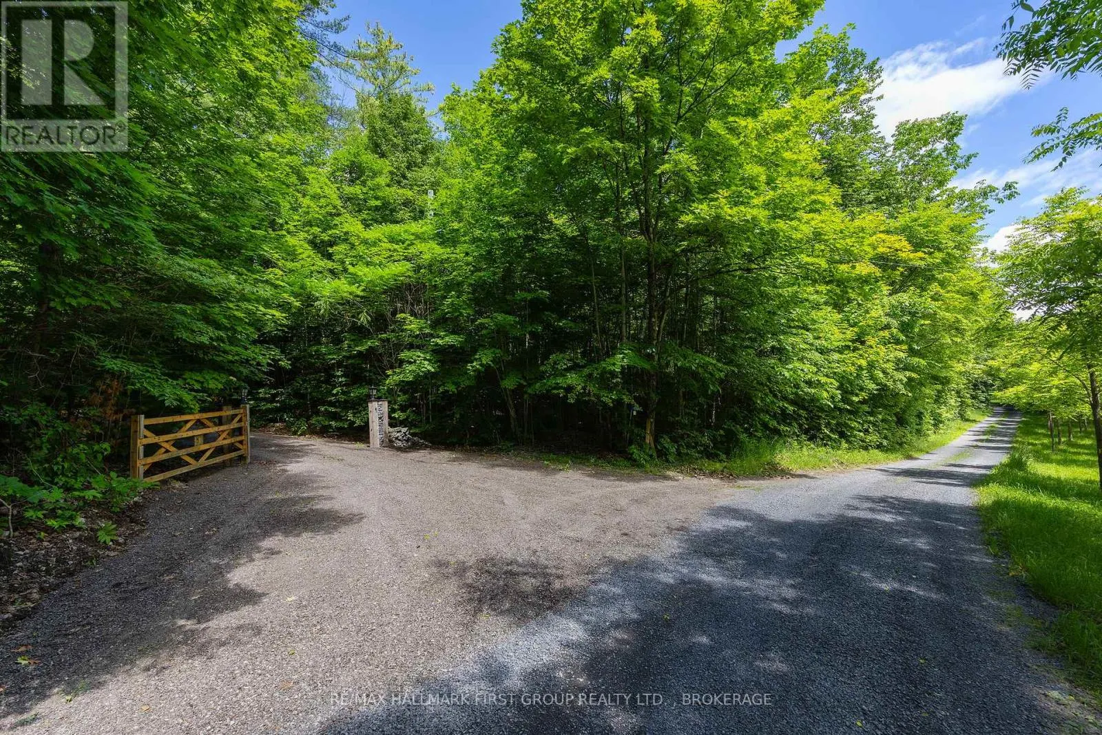812 BUCK HOLLOW LANE