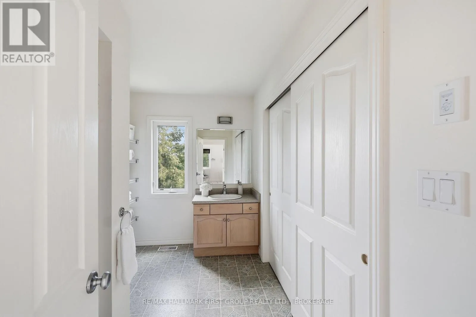 812 BUCK HOLLOW LANE