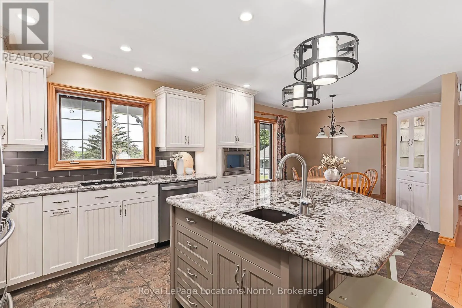 828530 MULMUR-NOTTAWASAGA TOWNLINE