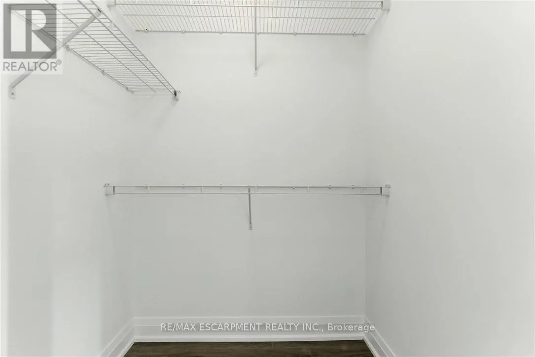 4 CLEAR VALLEY LANE