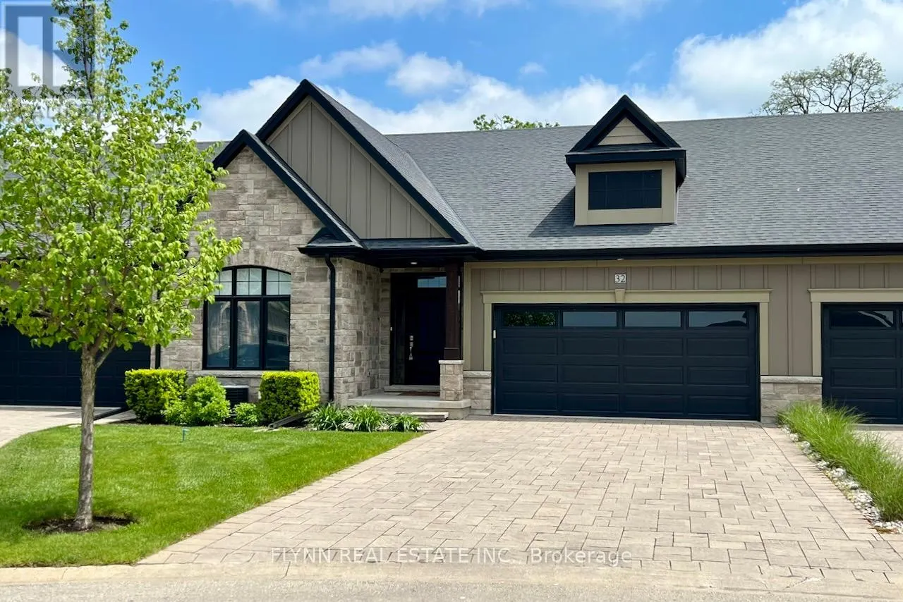 32 RIDGEVIEW CRESCENT