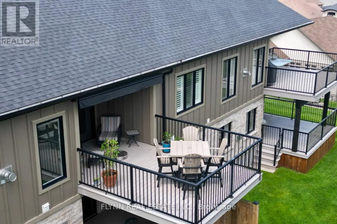 32 RIDGEVIEW CRESCENT