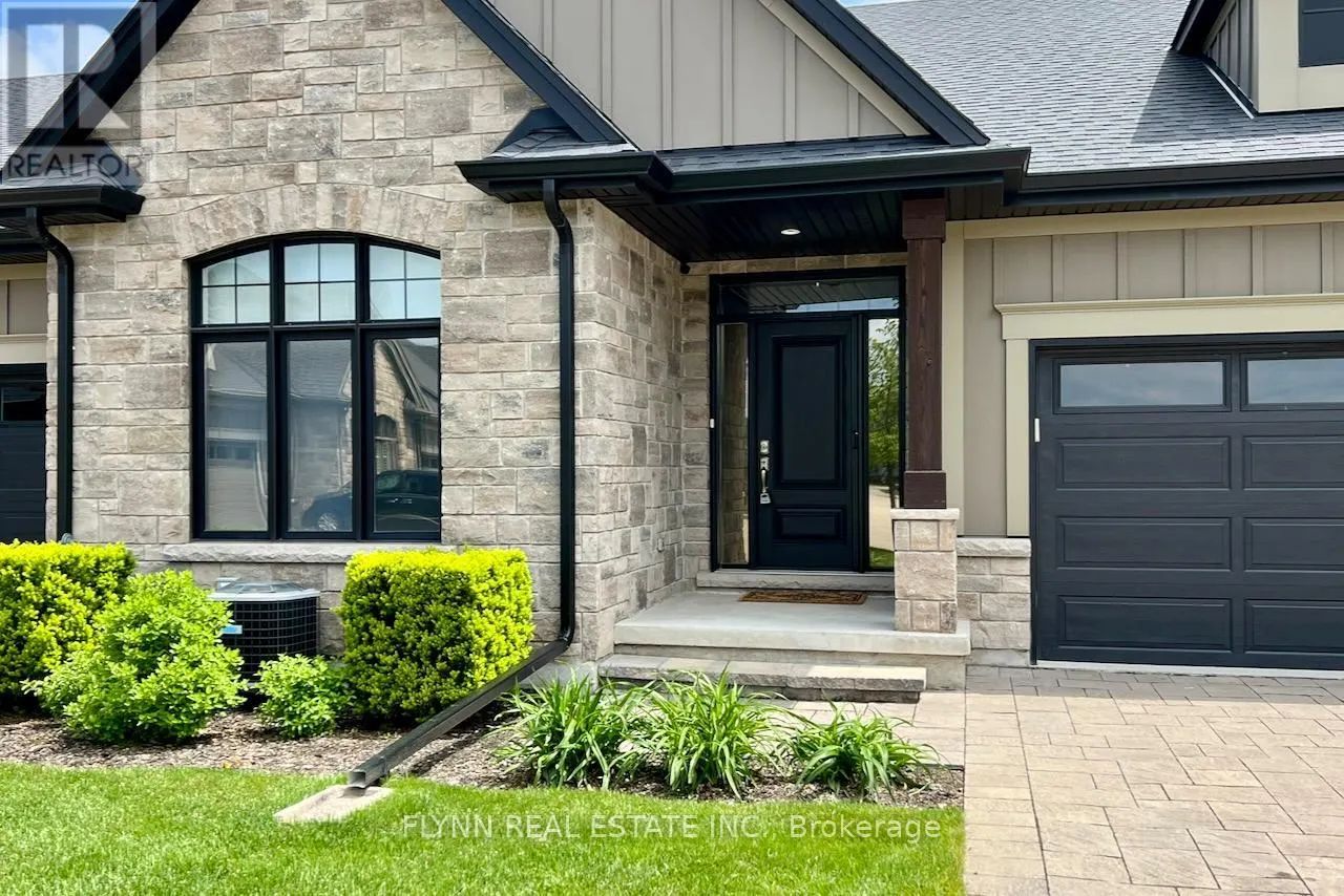 32 RIDGEVIEW CRESCENT
