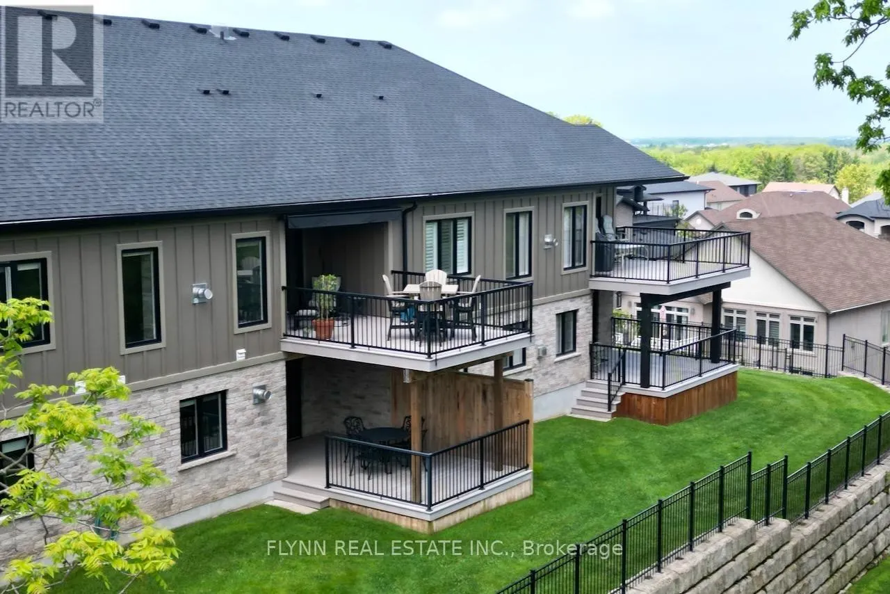 32 RIDGEVIEW CRESCENT