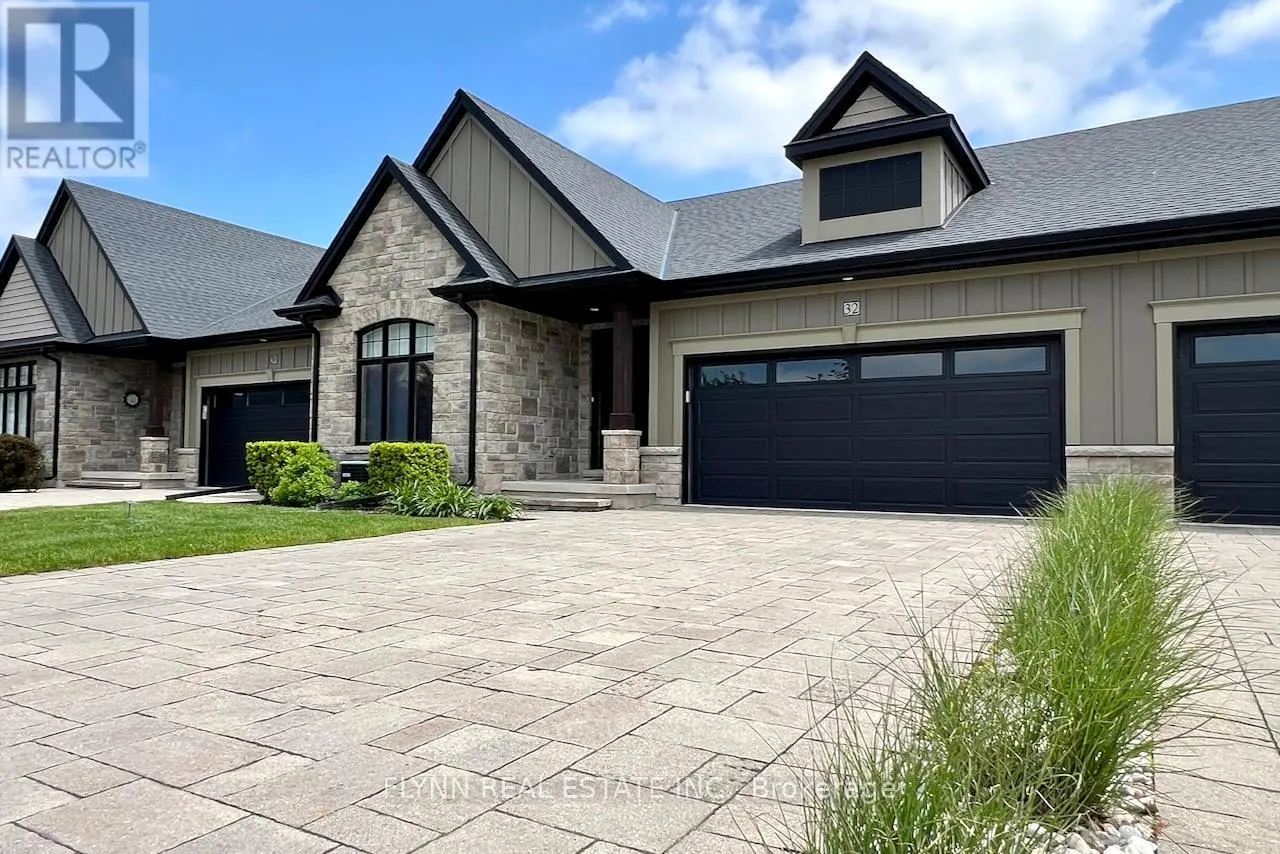 32 RIDGEVIEW CRESCENT