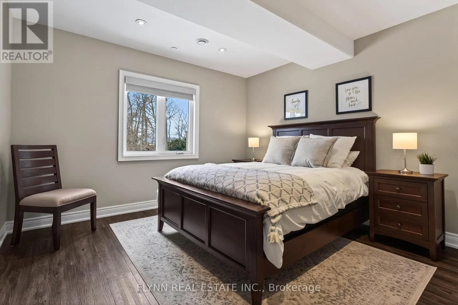 32 RIDGEVIEW CRESCENT