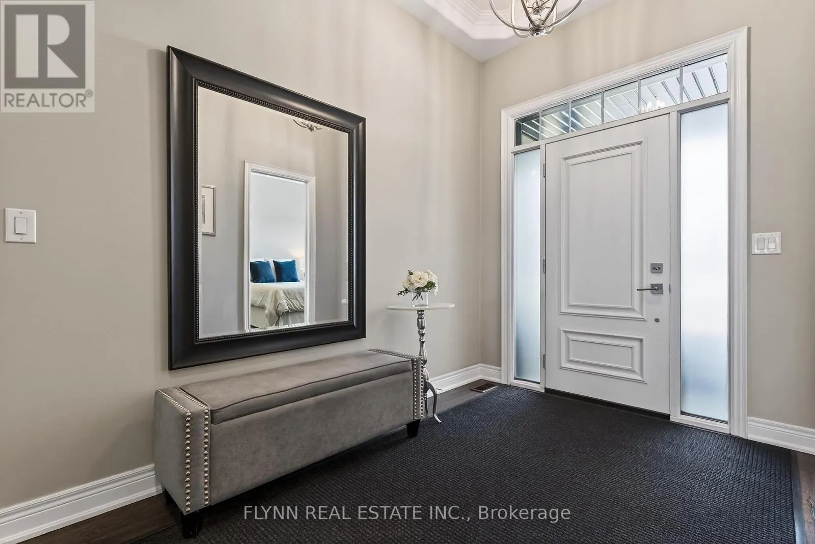 32 RIDGEVIEW CRESCENT