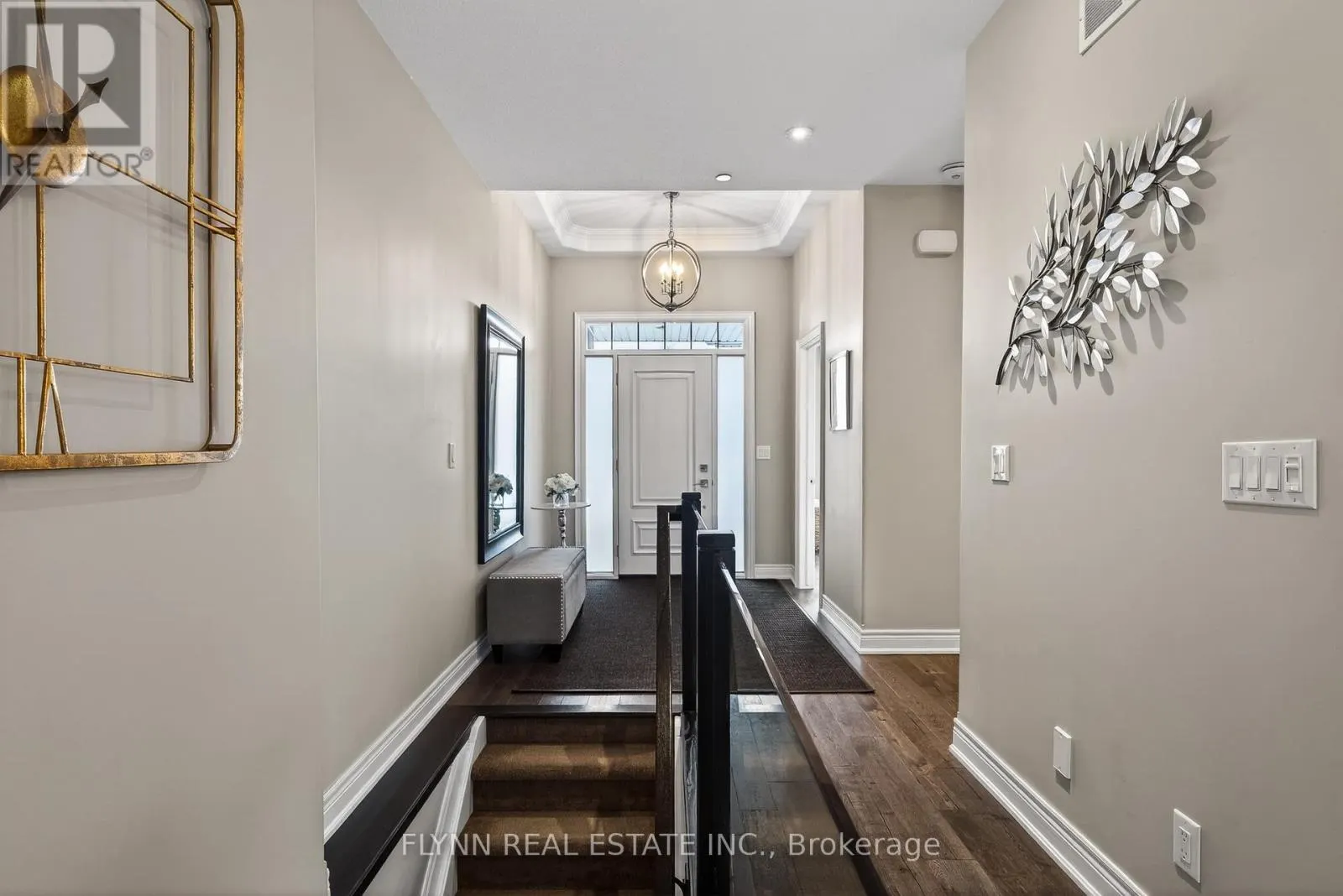 32 RIDGEVIEW CRESCENT
