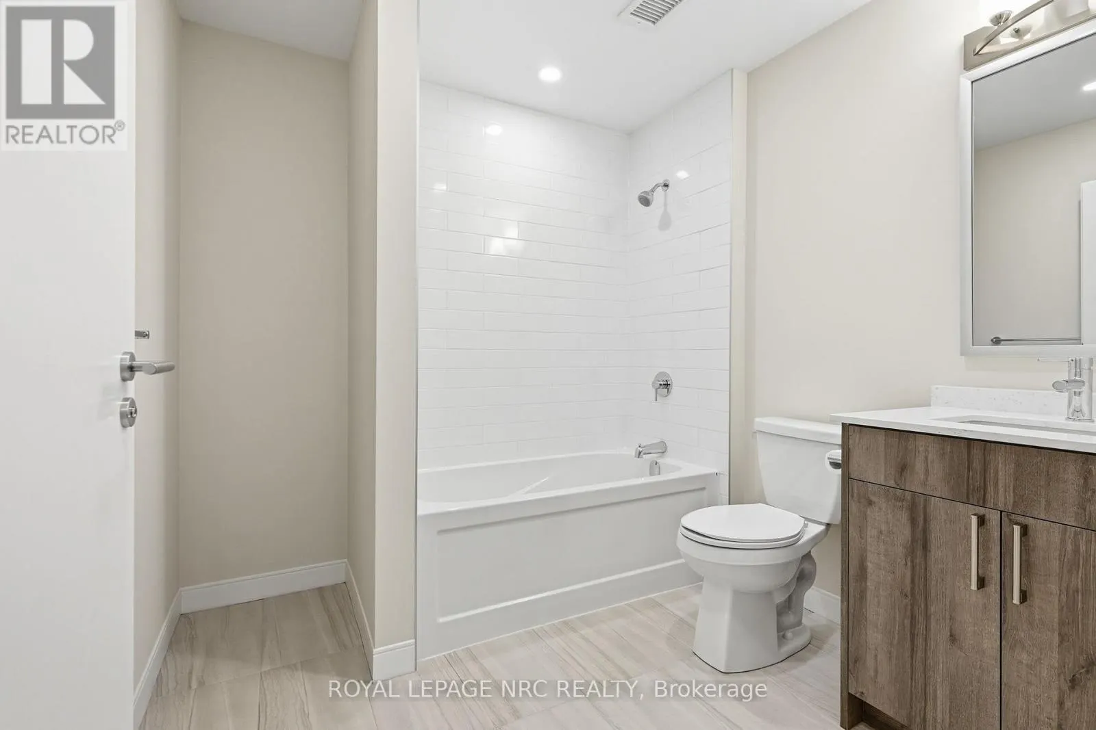 304 - 118 WEST STREET #304