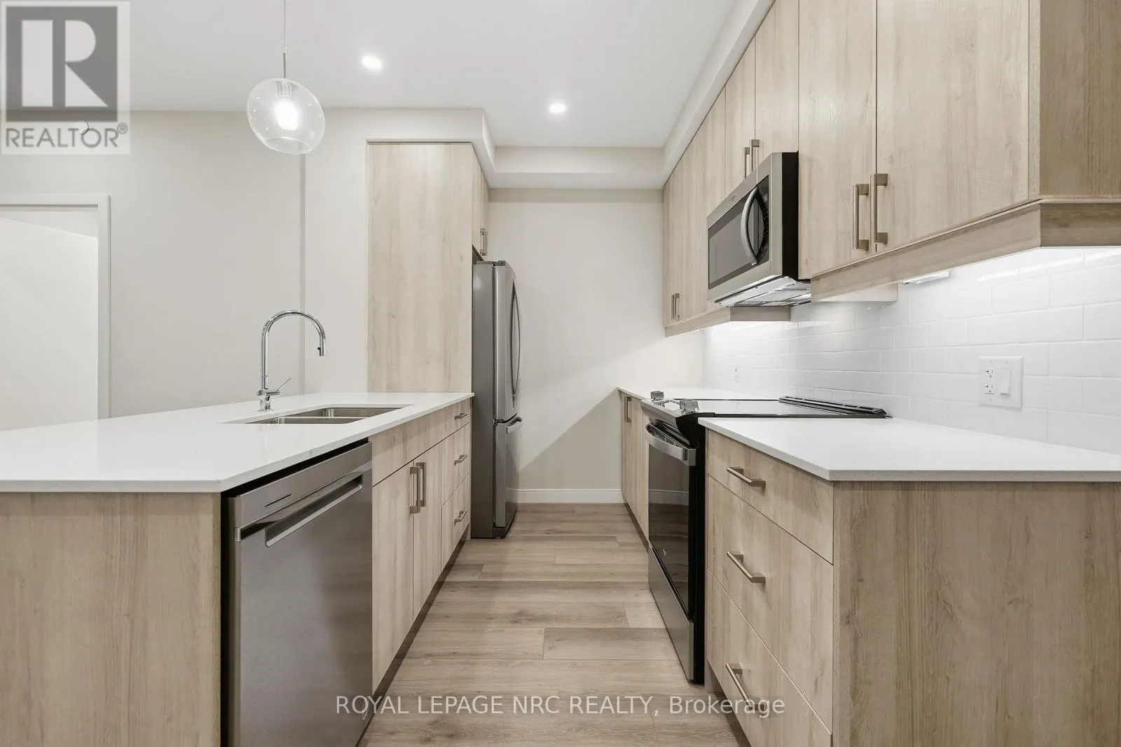304 - 118 WEST STREET #304