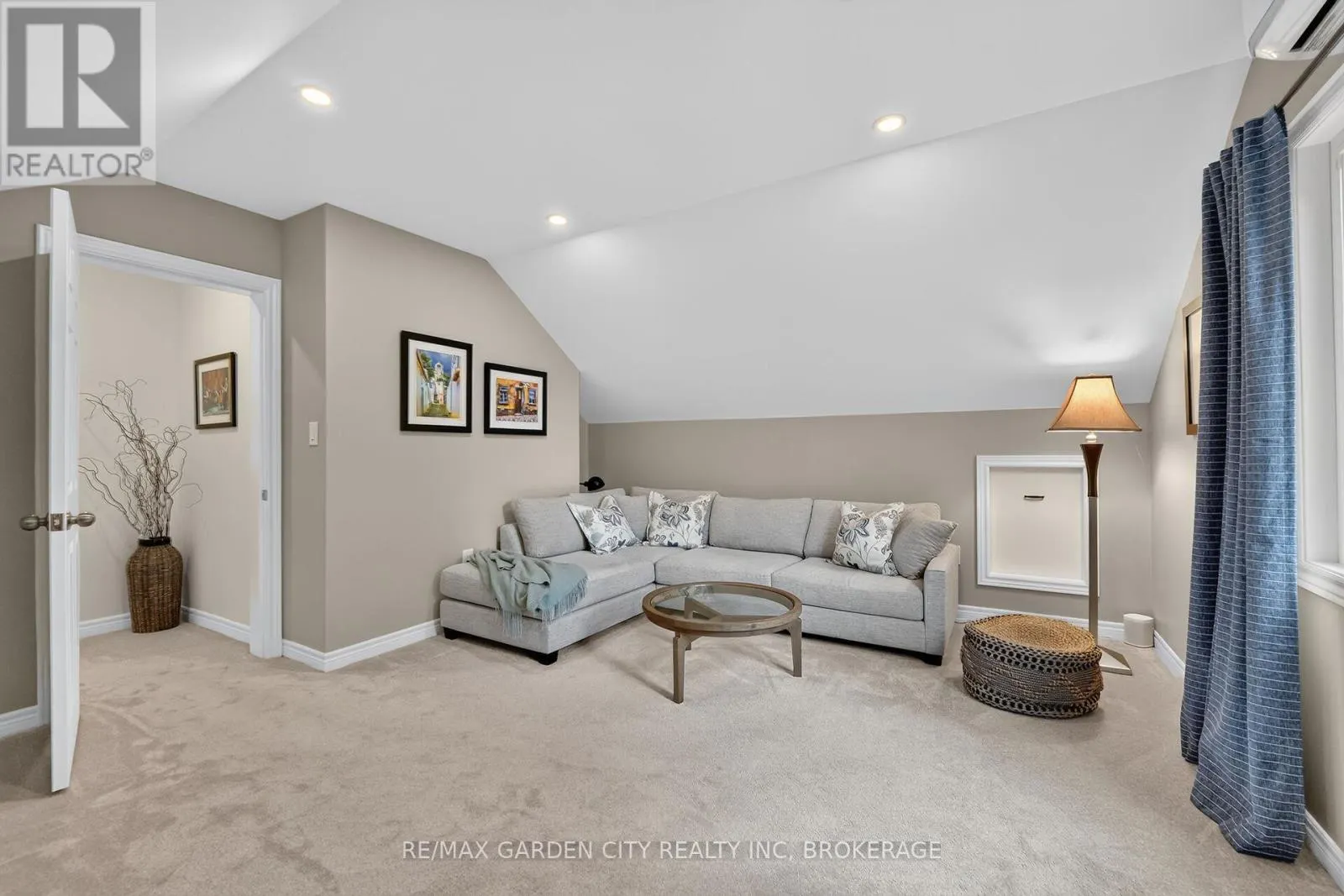 656 MEMORIAL DRIVE