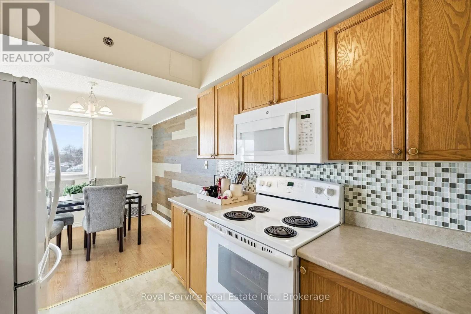 304 - 841 BATTELL STREET #304